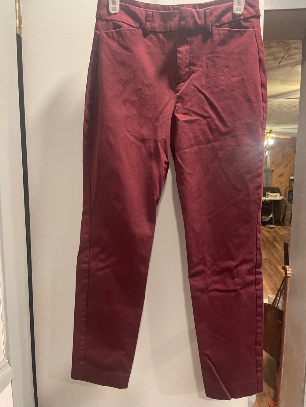 Old Navy women’s pixie high-rise Straight Chinos maroon size 6